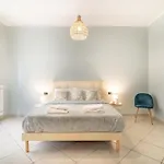 Hidden Garden & Bed and Breakfast 4*