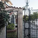 Hidden Garden & 4* Σορέντο