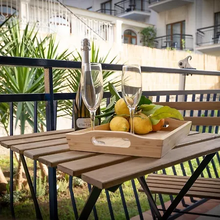 Hidden Garden & Bed & Breakfast *
