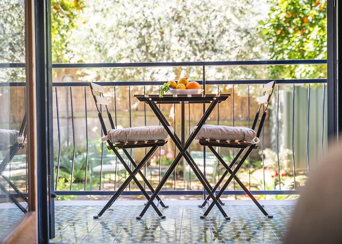 Bed and breakfast Hidden Garden & 4*