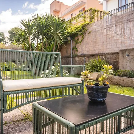 B&B Hidden Garden &